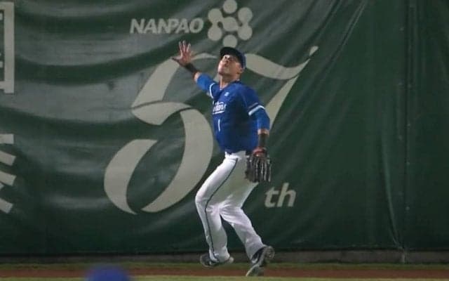 「残酷だけど素晴らしい」演技派センターの全てを騙した“HR強奪”に全米注目
