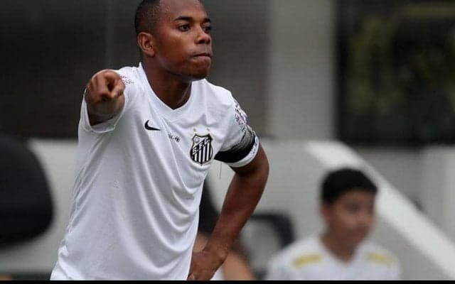 月給3万円でサントス復帰のロビーニョ、強姦容疑の無実を晴らすため1週間で契約停止