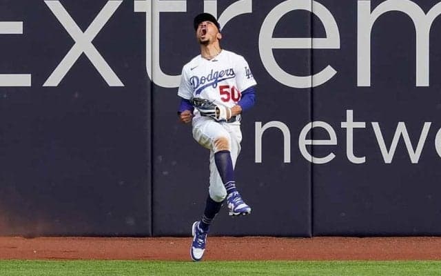【MLB 優勝決定S】ドジャース、385億円ベッツがミラクルキャッチ　2年ぶりWS進出へ逆王手
