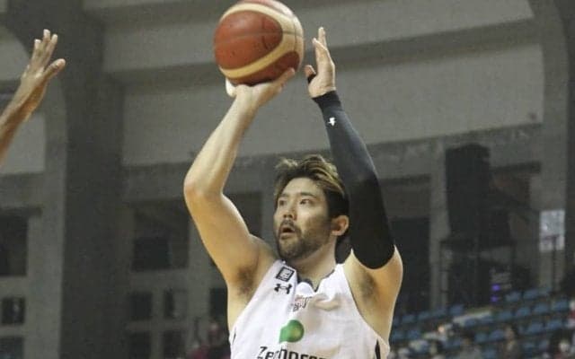 琉球ゴールデンキングスが秋田ノーザンハピネッツを終盤に突き放して4連勝を飾る