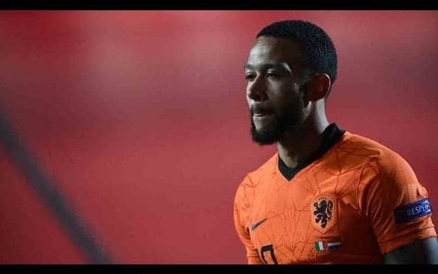 1月のデパイ獲得へ クーマンが示唆「バルセロナに置いておきたい」