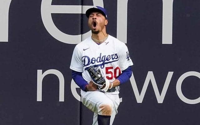 【MLB 優勝決定S】ド軍385億円ベッツ、WS進出導く超人キャッチに大興奮「本塁打強奪は楽しいね」