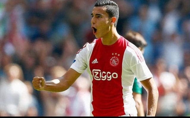 ロングフィードに抜け出したオランダ代表FWエル・ガジがパワフルなシュートを捻じ込む！【インクレディブル・ゴールズ】