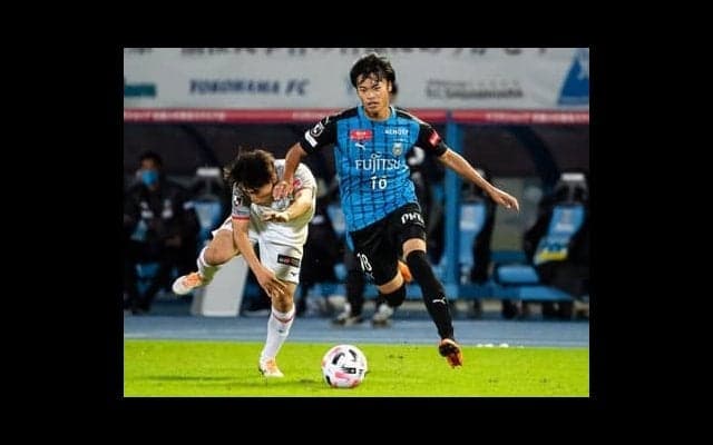 「ぬるぬるドリブル」は必見。川崎のルーキー三笘薫にDFもお手上げ