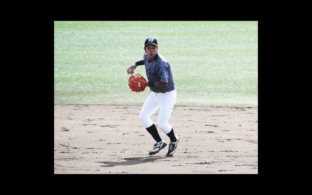 大学ジャパンの遊撃手は社会人野球へ。なぜプロ志望届を出さなかったのか