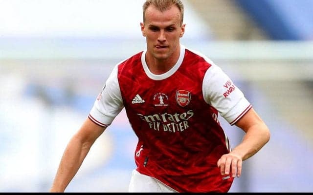 アーセナルに痛手、ウォーミングアップ中に負傷のDFホールディングは最大4週間の離脱か