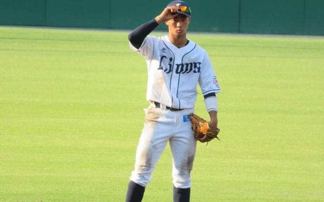 西武高卒3年目・綱島の好調の秘訣は素足ティー　「下半身全体を使っている証拠」