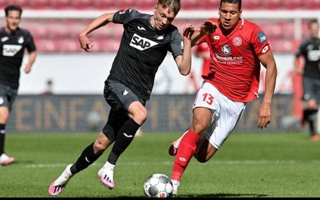 ホッフェンハイムが最年少出場記録を持つ逸材FWバイアーとプロ契約締結