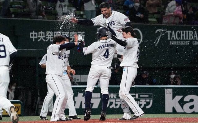 西武が高橋朋引退発表の日に奇跡のサヨナラ勝ち　辻監督「昨年もミラクル起きた」