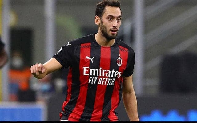 ミランに痛手…好調チャルハノールが左足首ねん挫で10日間の離脱