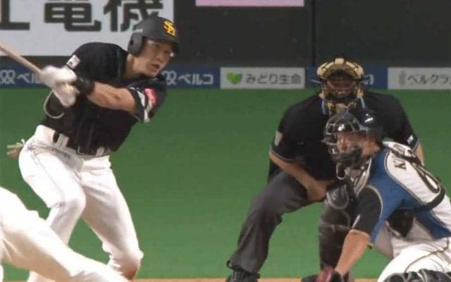 ハム近藤も苦笑い　鷹・柳田の“技あり変態安打”にファン驚愕「首位打者争い異次元」