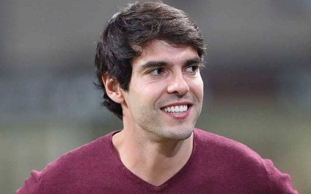 女性審判がカカと自撮り　試合中の“職権乱用”に海外再注目「これはジョークなの？」