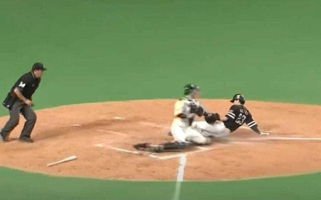 「神足」「肩バケモン」　鷹周東とハム大田のタッチアップ“矛楯対決”にファン歓喜