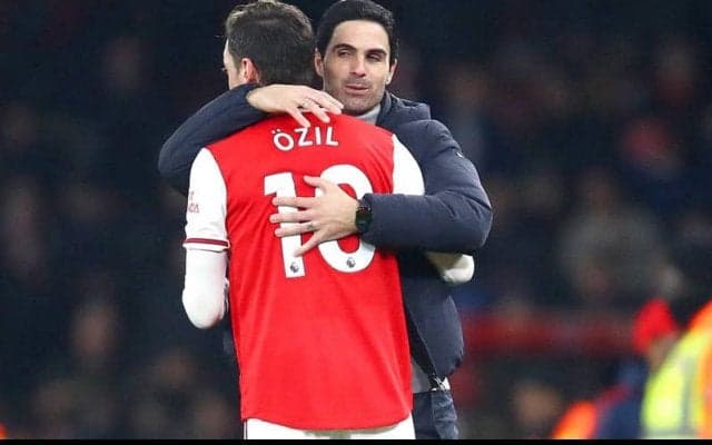 エジル完全構想外の理由をアルテタ監督が語る、報道は「真実ではない」、即退団も否定