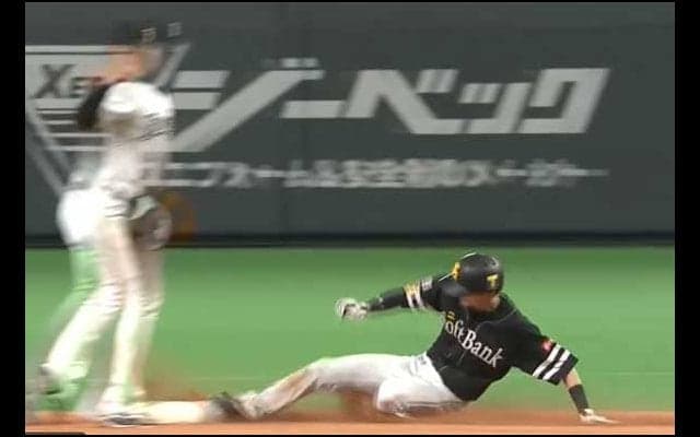 「最近話題の5G回線か…」　鷹・周東の“ぶっちぎり”高速二盗にファン呆然