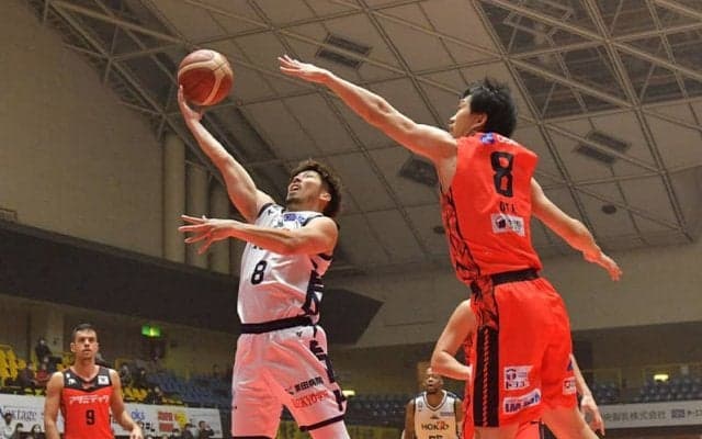 信州ブレイブウォリアーズがB1初勝利！　三遠ネオフェニックスに4点差で競り勝つ