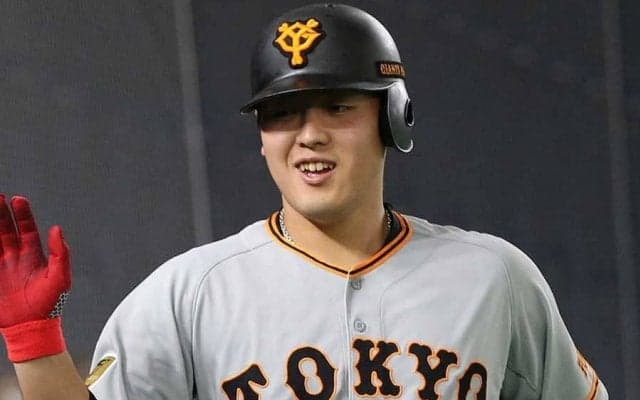 巨人岡本、26号2ランでリーグ2冠に浮上！　第2打席でバックスクリーンへ豪快弾