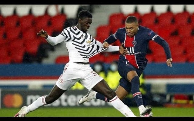 今季初出場でエムバペを止めたユナイテッドDF カバーニから金言を授かる