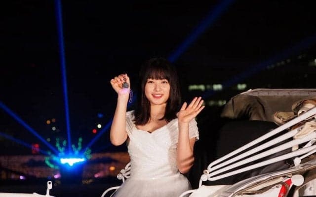 桜井日奈子　光のトンネルを「ドレスのまま駆け抜けたい！」