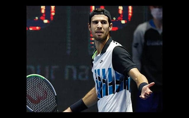  誤審に両選手激怒で大荒れに 