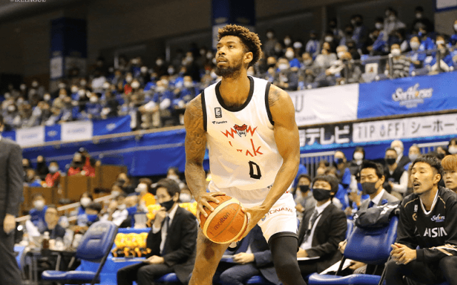 地区首位対決は富山グラウジーズが先勝、ソロモンが21得点25リバウンドの大活躍