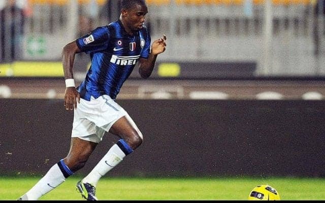 DFに囲まれたエトーが、ミリートに通したピンポイントアシスト【ベスト・アシスト】