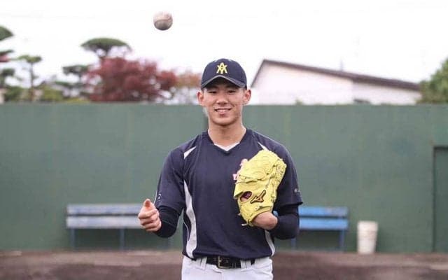 【高校野球】昨年は巨人ドラ1の真後ろで祝福…青森山田150キロ右腕の目標は「山本由伸さん」