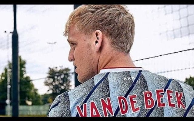 「なぜ予約したのか？彼は必要ない」エブラがユナイテッドのオランダ代表MFを酷評