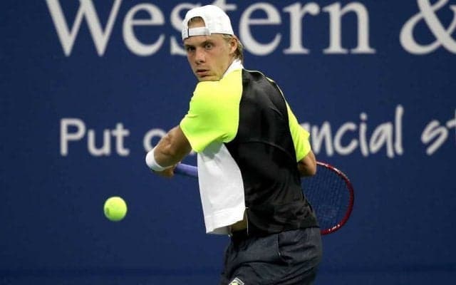 シャポバロフがダブルフォルト多発で自滅。同い年の世界153位地元選手に敗れる