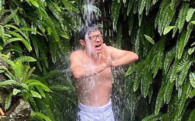 くじが当たる噂の「滝行」に今年は某球団も…名古屋の名物“疫病神”アナの通じた願い