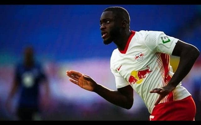 マンU 来夏にウパメカノ獲得を狙う、契約機解除金は51億円