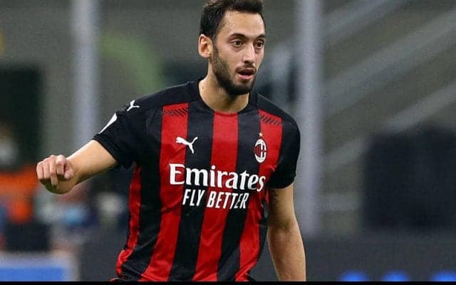 チャルハノールとミランの延長交渉難航か…掲示額に大きな開き