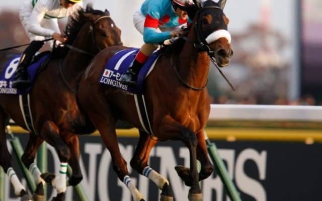 【天皇賞・秋 予想オッズ】アーモンドアイ・クロノジェネシスと牝馬が人気の中心