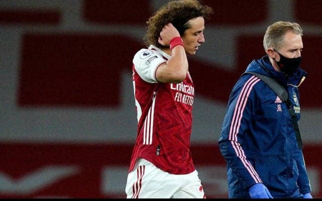 レスター戦で負傷交代のD・ルイスも数週間アウト　アーセナルCB陣に故障相次ぐ