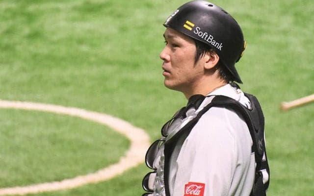 悩み、批判され、涙した…初の“優勝捕手”になった鷹・甲斐の胸中「なにくそ、と」
