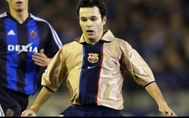 イニエスタがバルセロナでのデビュー戦に耽る「デビューの思い出はいつも特別」