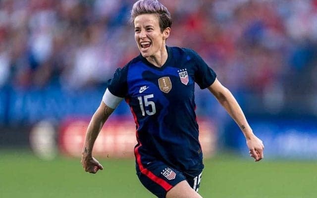 サッカー・米女子代表ラピノーが同性婚　WNBA選手の報告を米報道「象徴的なカップル」