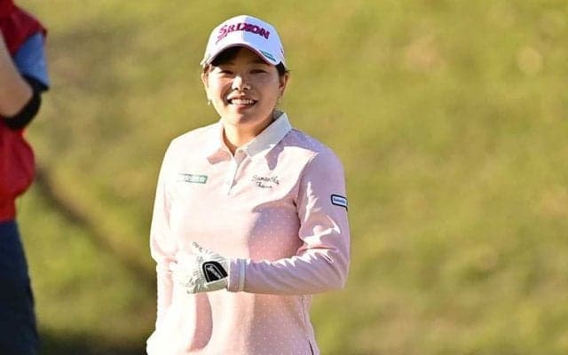 勝みなみ、5打差で首位独走　1年5か月ぶり5勝目に王手「今は本当にゴルフが楽しい」