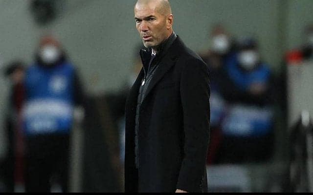 ジダン、ヴィニシウスとの軋轢が生じたベンゼマを擁護「ピッチ上では良く起こること」