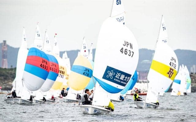 470大量DNFで波乱の幕開け。全日本学生ヨット選手権初日