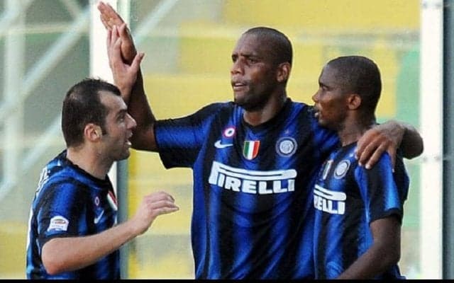 ワンタッチパスの応酬！インテルの鮮やかな連携からエトーがフィニッシュ【チーム・ゴールズ】