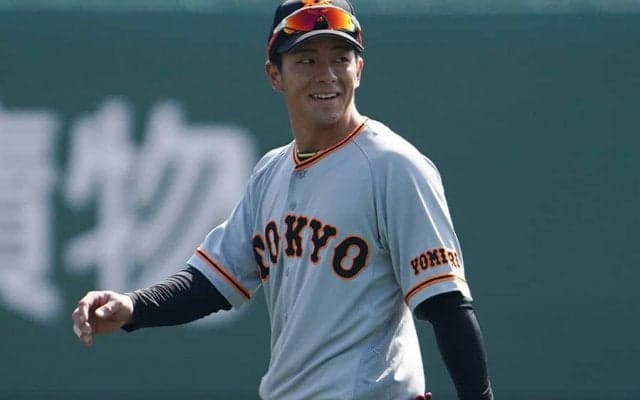 「可愛げハンパねぇ」　元木ヘッドもツッコミ、巨人湯浅の“ごまかし円陣”にファン爆笑
