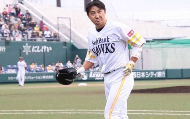 「このまんまじゃ終われない」今季での退団を決めたソフトバンク内川が語った胸の内