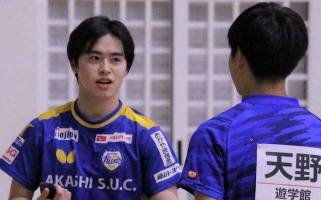 卓球日本代表・森薗政崇、高3にエール　“伝家の宝刀”チキータを直接指導
