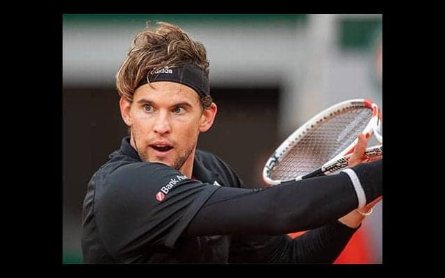  ティーム 右足負傷でパリ欠場 