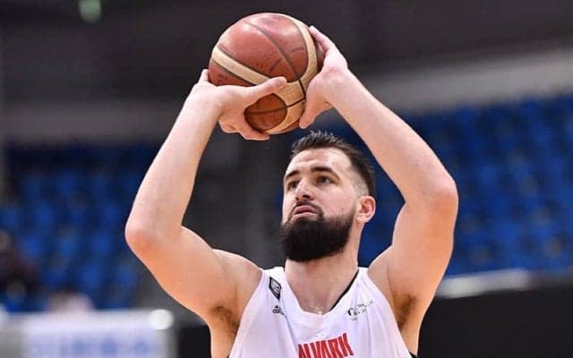 アルバルク東京がデション・トーマスの選手登録完了を発表…カイル・バローンは契約解除