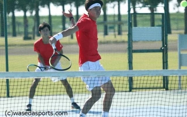 男子ダブルスは２組とも初戦敗退。女子シングルスは１１選手が明日の２回戦に臨むことに