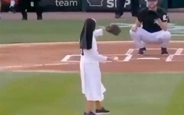 【MLB】スーパー修道女の完璧始球式が再脚光　ノーバウンド投球に「今でも史上屈指」