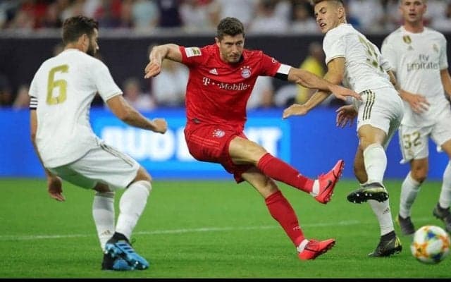 レヴァンドフスキがICCレアル戦で見せた超絶トラップ&ターンシュート【インクレディブル・ゴールズ】