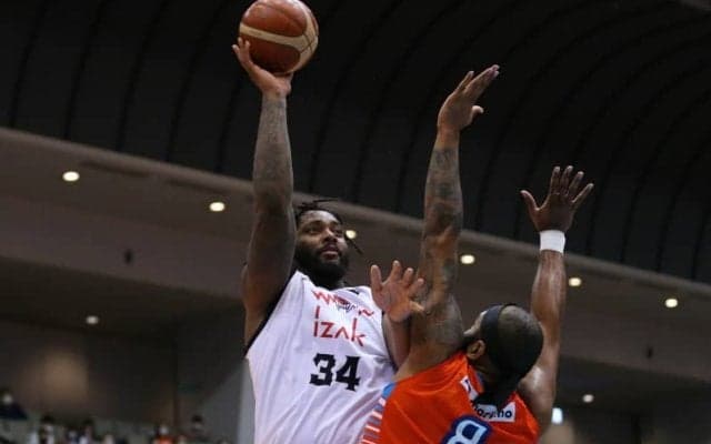 攻撃陣が躍動した富山グラウジーズが広島ドラゴンフライズに大勝し、B1通算100勝を達成！